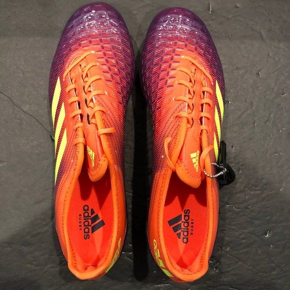 Athletic_Shoes